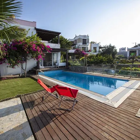House With Amazing Sea View And Pool In Lejlighed